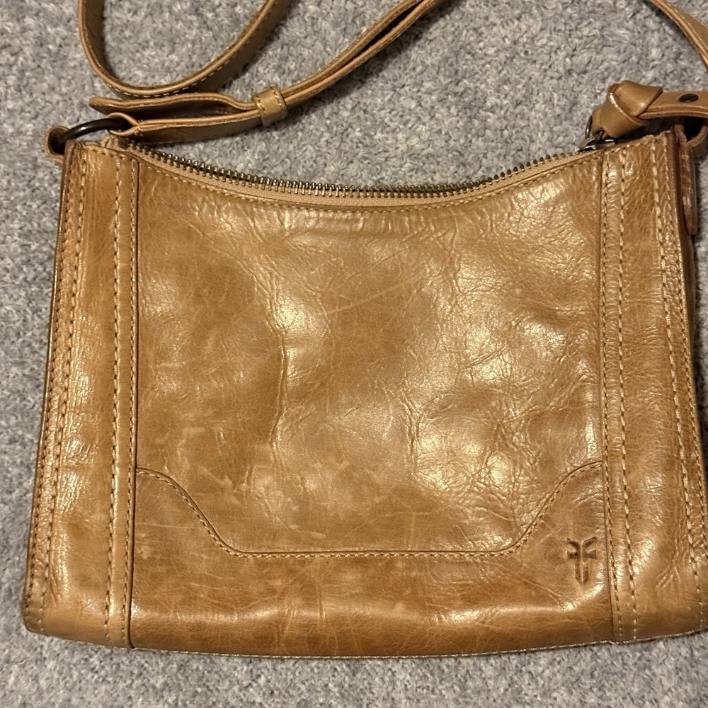 FRYE Melissa Zip Crossbody Bag Beige Distressed Leather Shoulder Handbag Purse